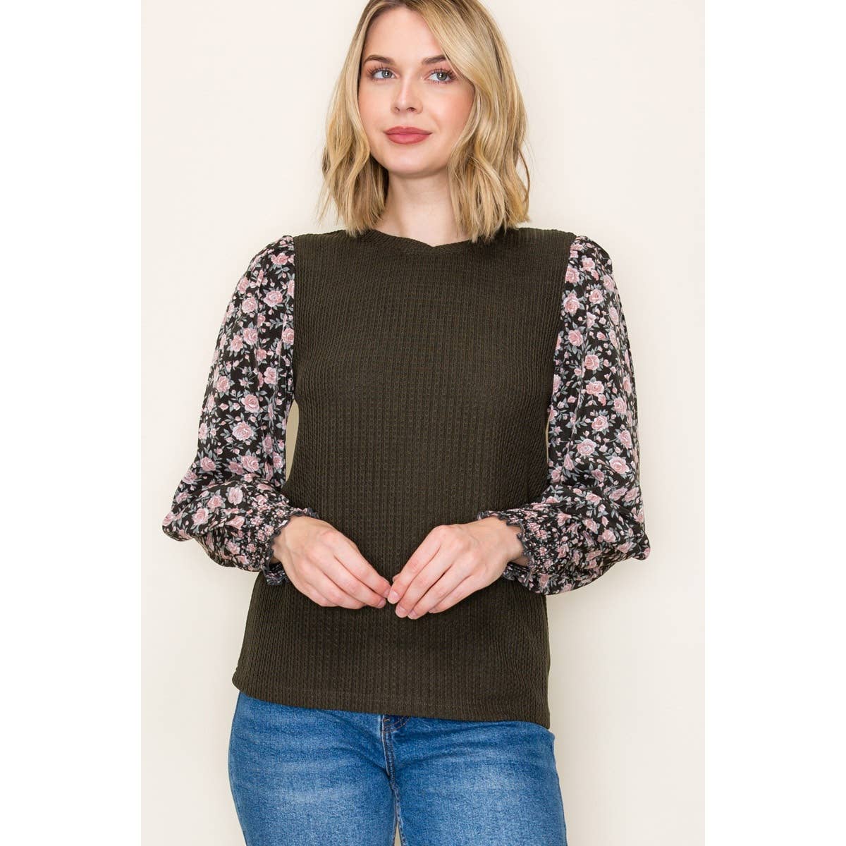 FLORAL SLEEVE SMOCKED CUFF PULLOVER TOP STACCATO