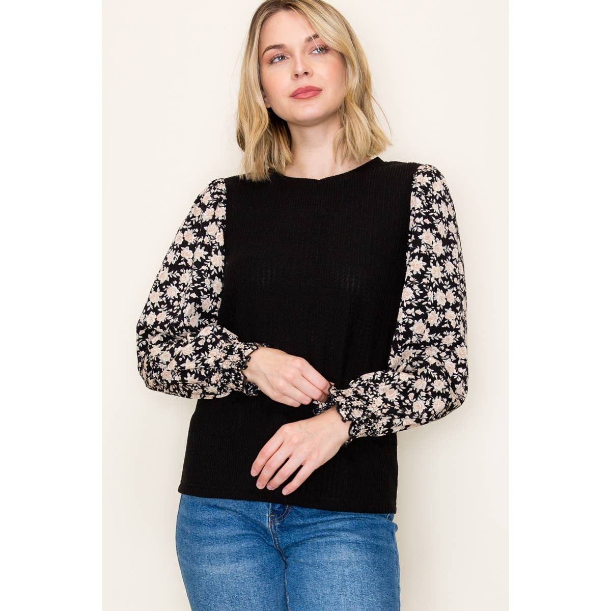 FLORAL SLEEVE SMOCKED CUFF PULLOVER TOP STACCATO