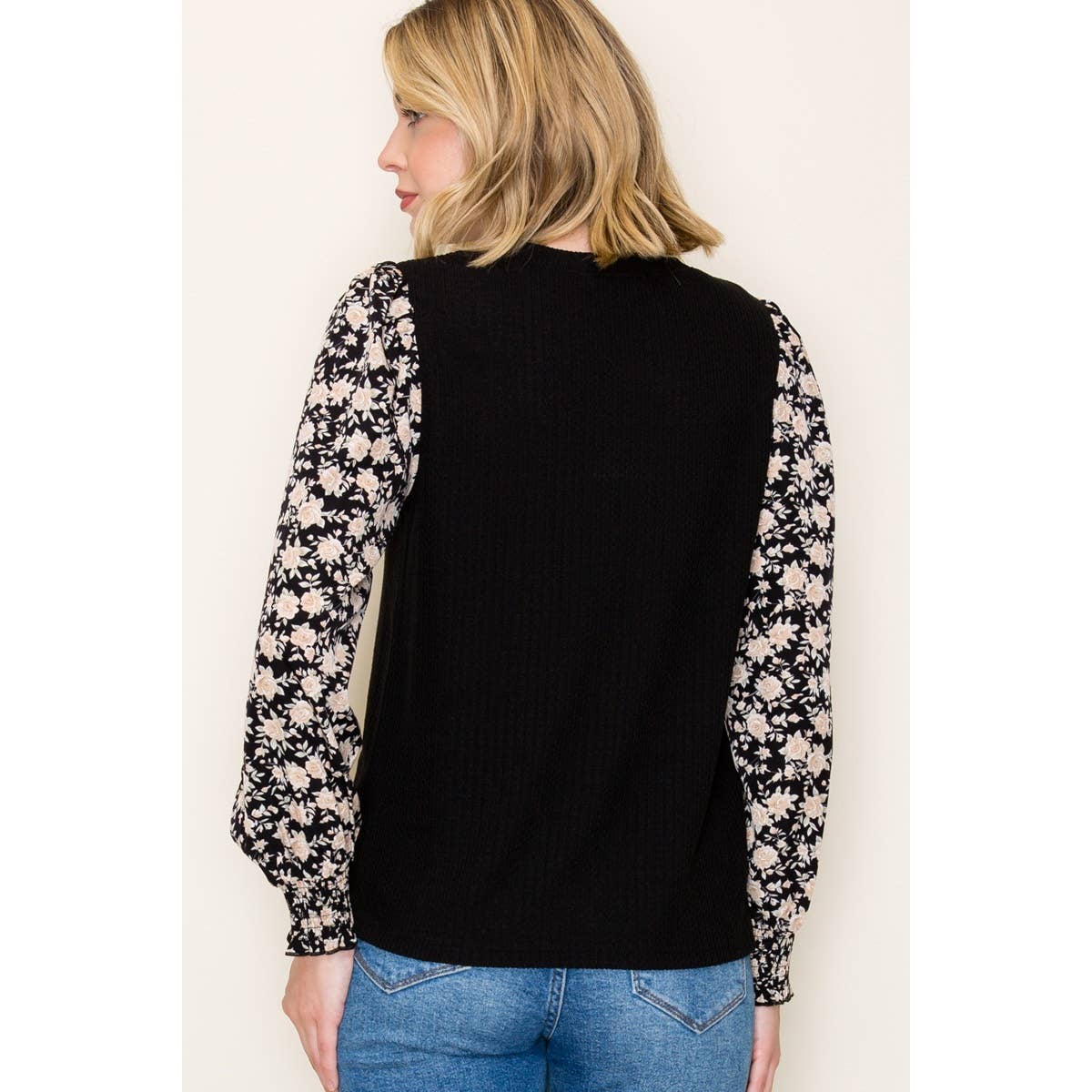 FLORAL SLEEVE SMOCKED CUFF PULLOVER TOP STACCATO