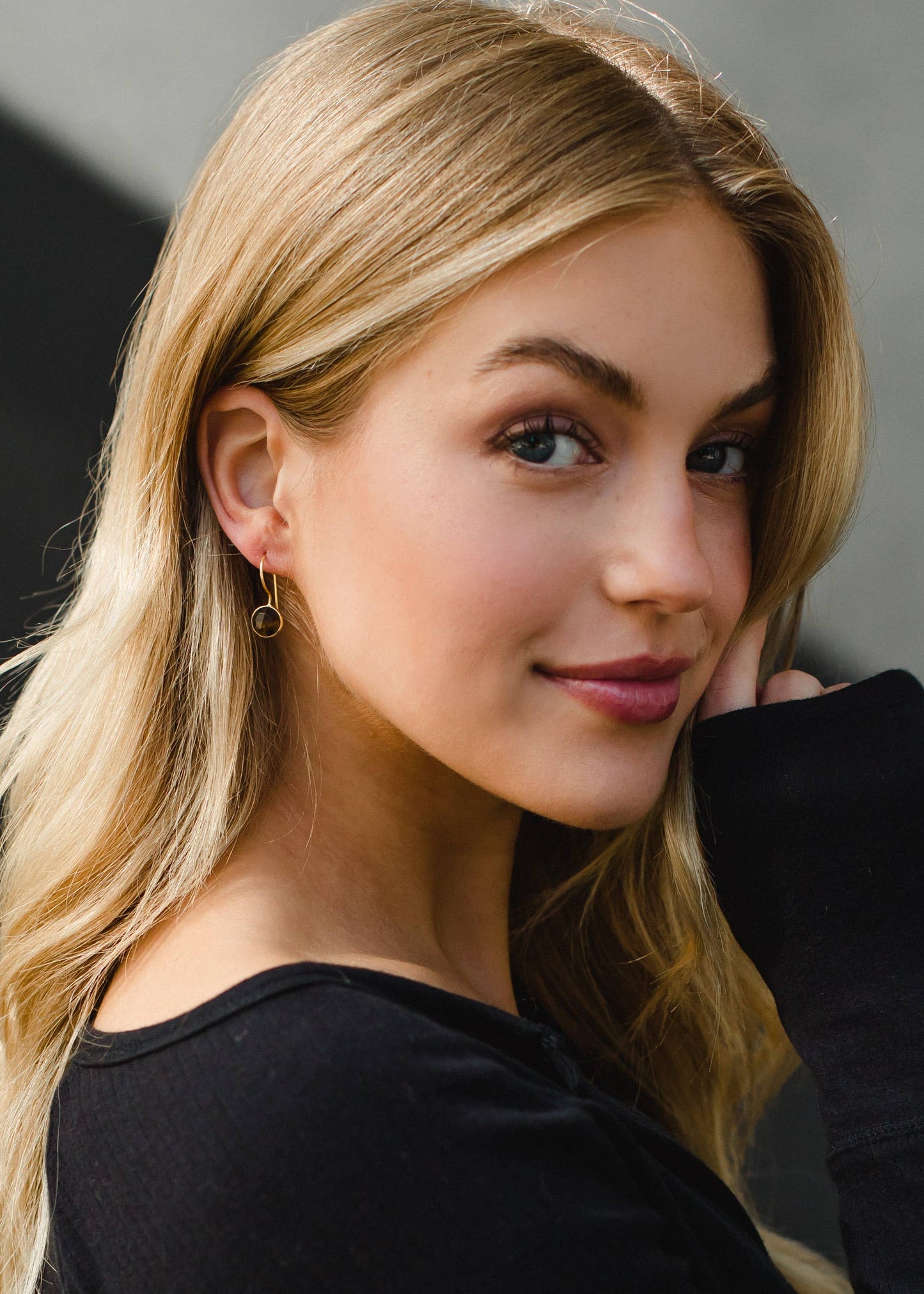 Gold Dangle Earring w/ Stone