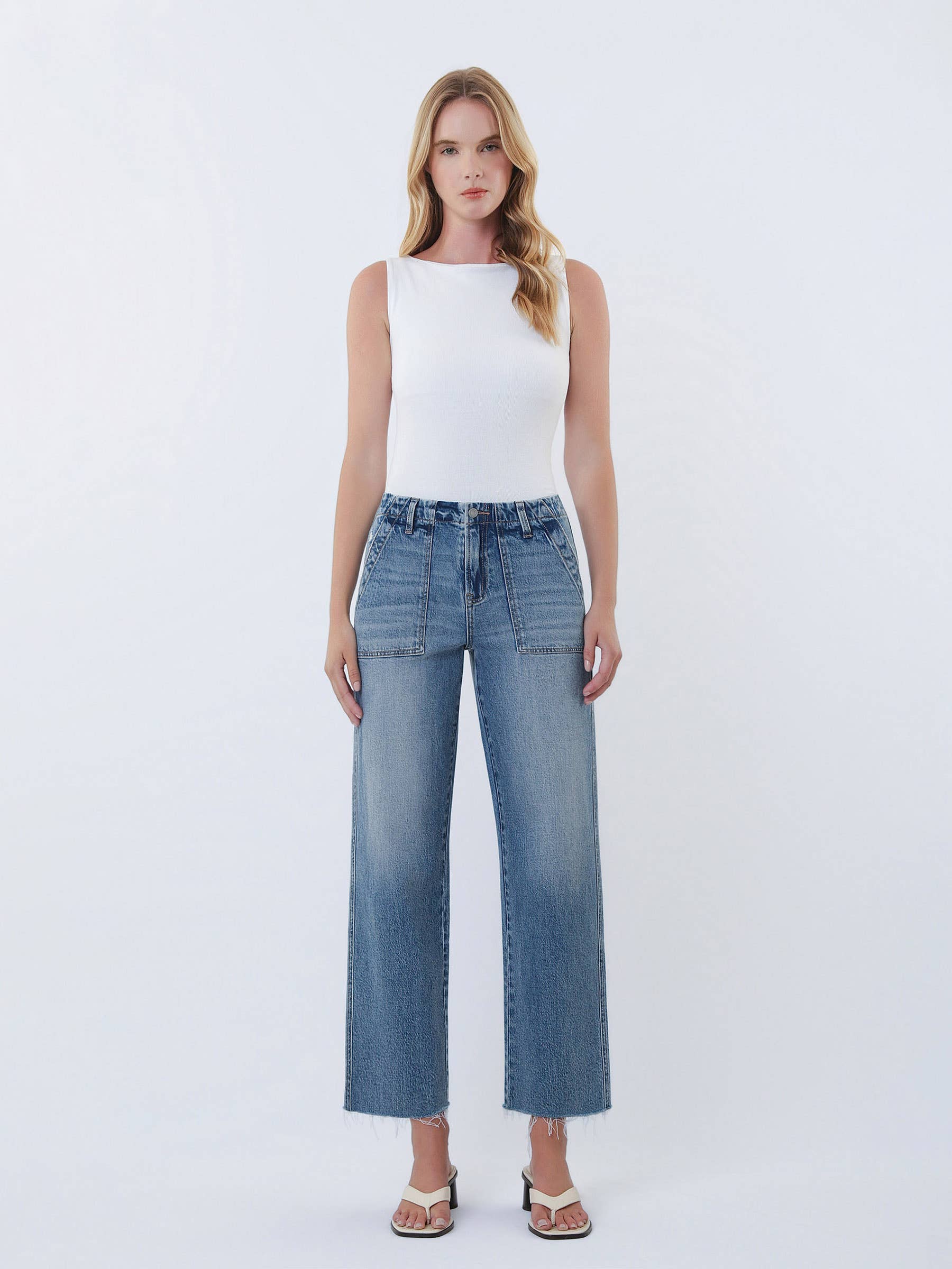 HIGH RISE PATCH POCKET SLIM WIDE JEANS T7243
