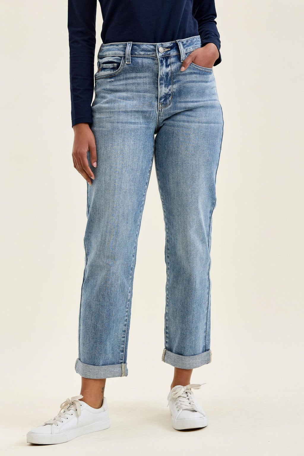 Judy Blue Mid Rise Billie Boyfriend Light Iced Indigo Jeans