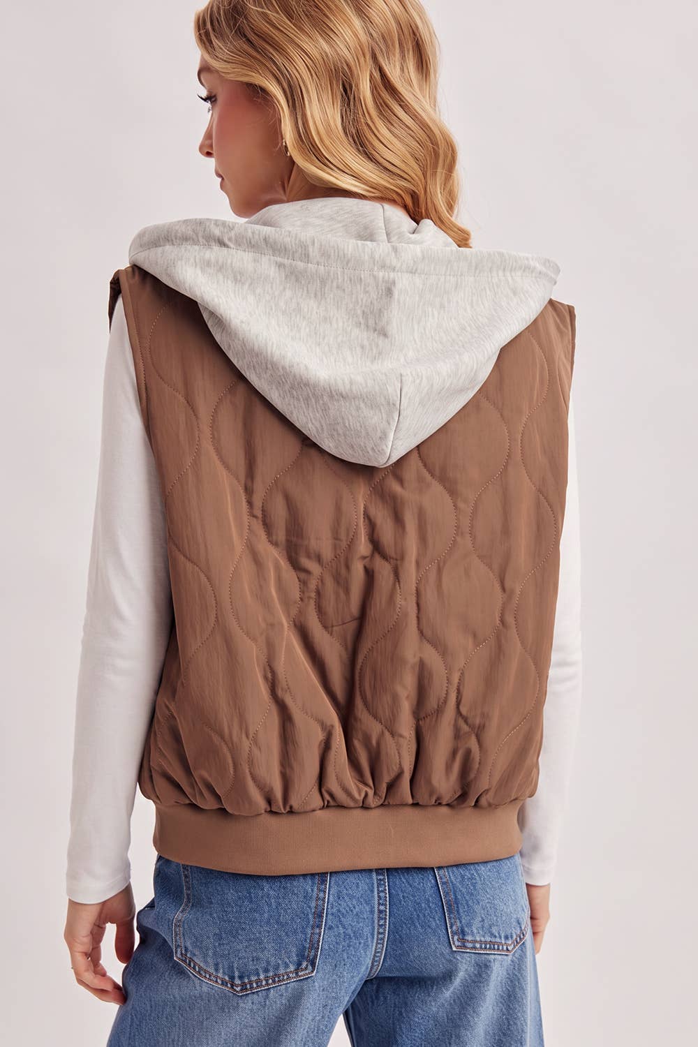 QUILTED PUFFER VEST CONTRAST HOODIE VEST