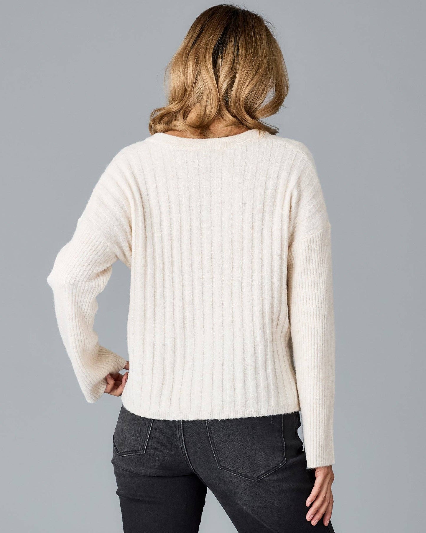 Best V-Neck Sweater in Oatmeal Melange Fall-Winter Downeast