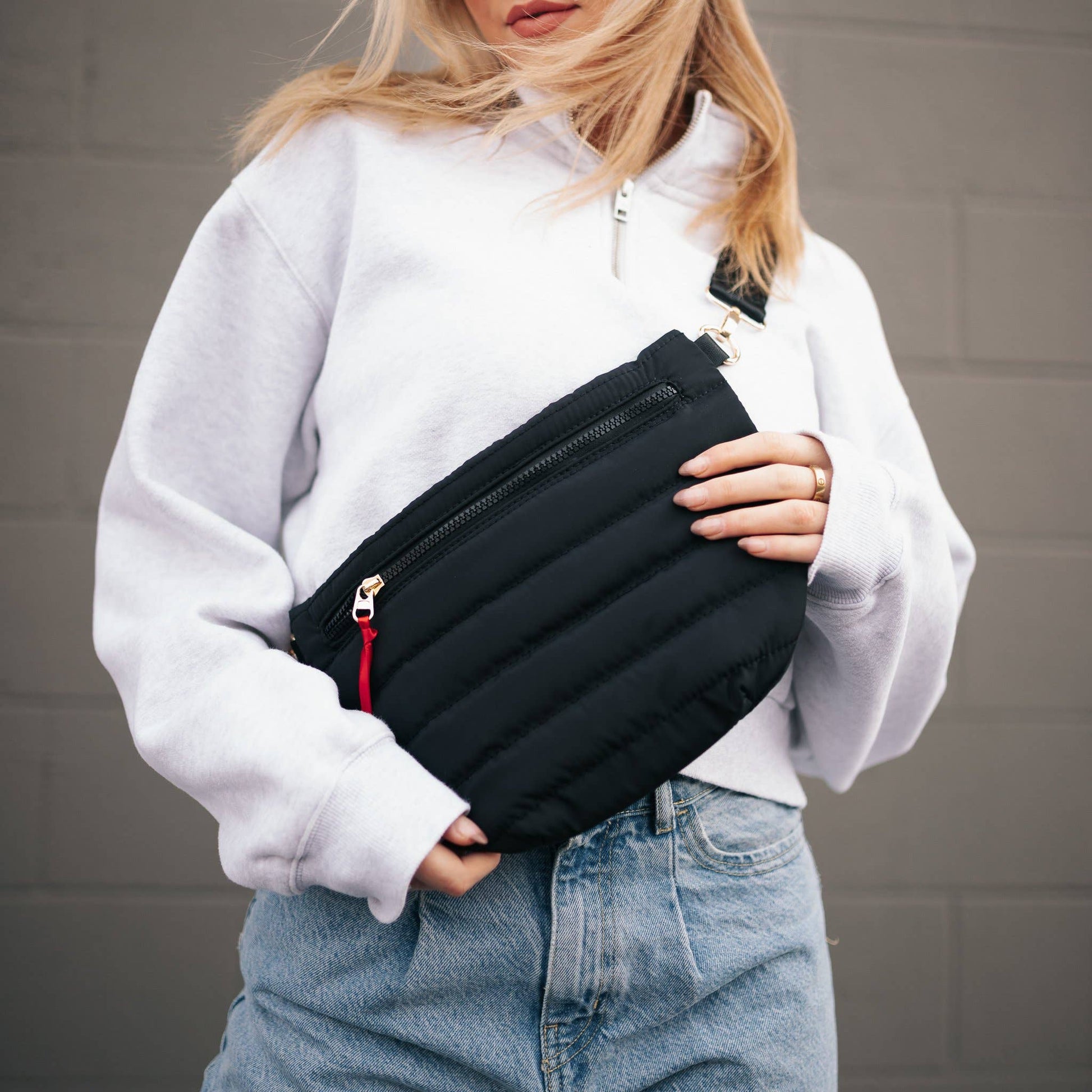 Jolie Belt Puffer Bag: Black Core Pretty Simple
