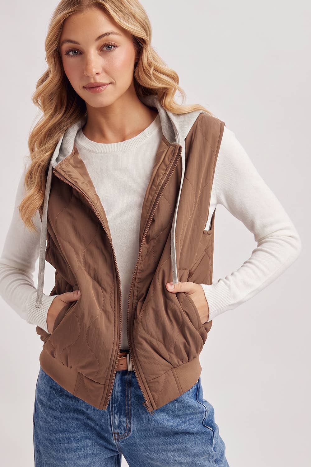QUILTED PUFFER VEST CONTRAST HOODIE VEST