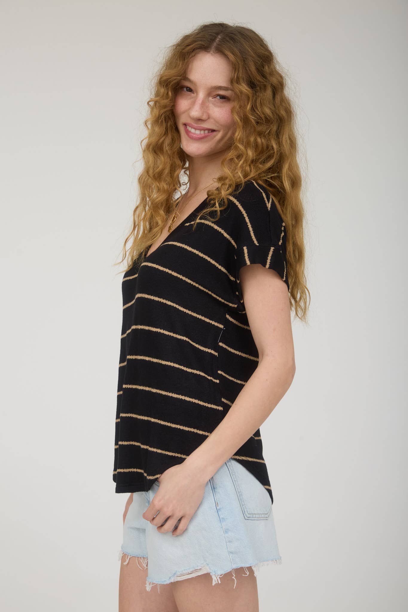STRIPE V NECK CUFFED SHORT SLEEVE KNIT TOP