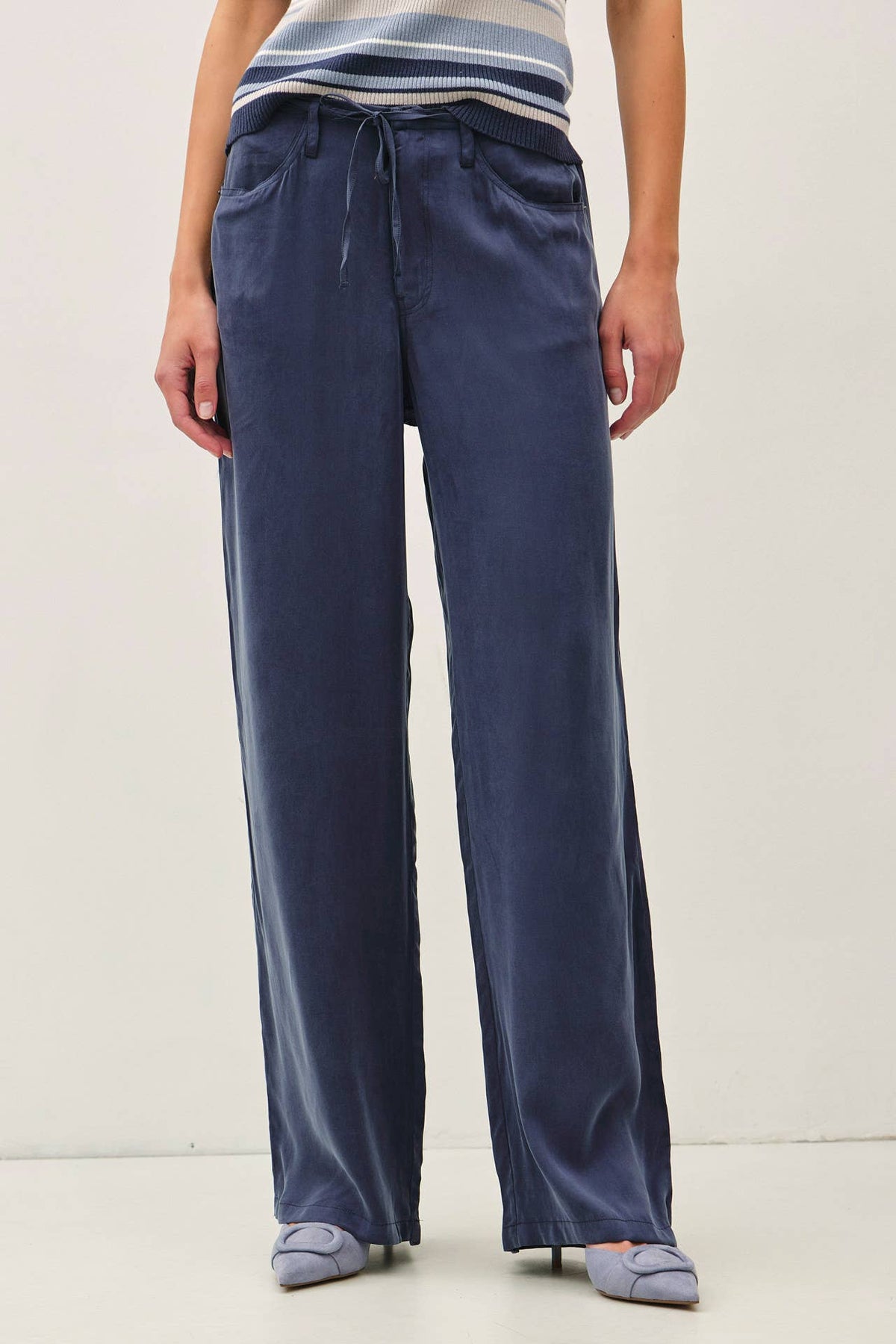 Air-Washed Wide Leg Belted Pants