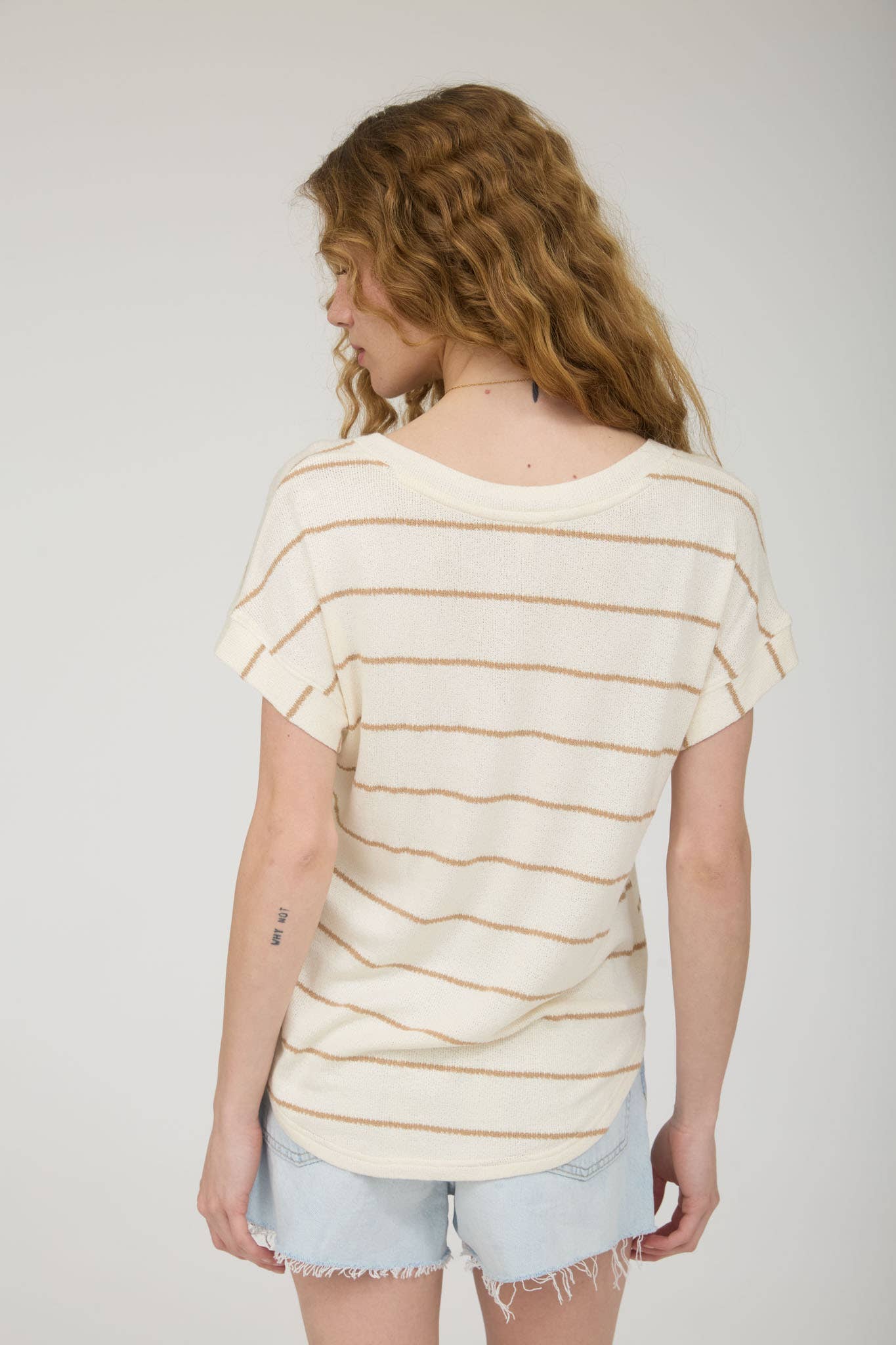 STRIPE V NECK CUFFED SHORT SLEEVE KNIT TOP