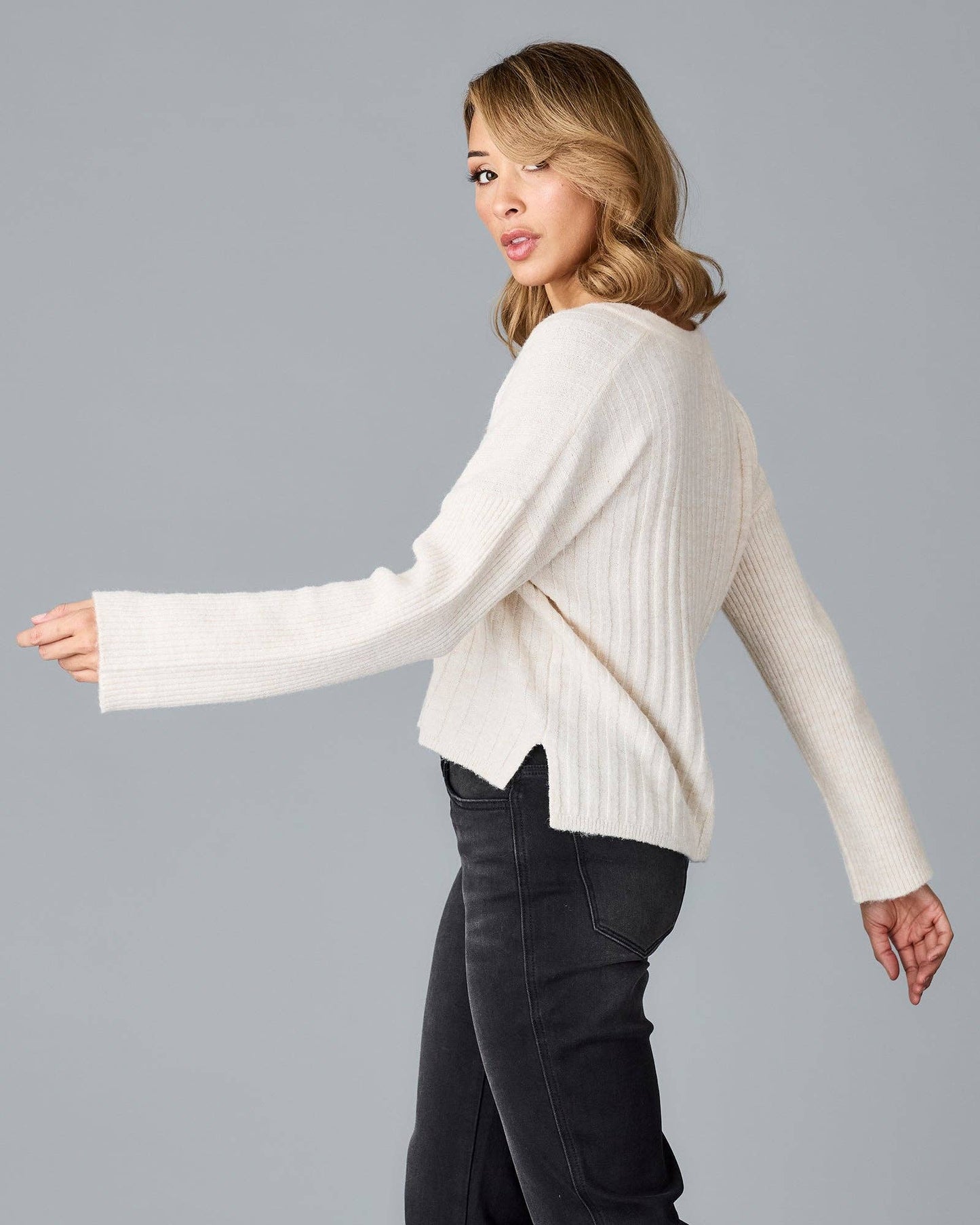 Best V-Neck Sweater in Oatmeal Melange Fall-Winter Downeast