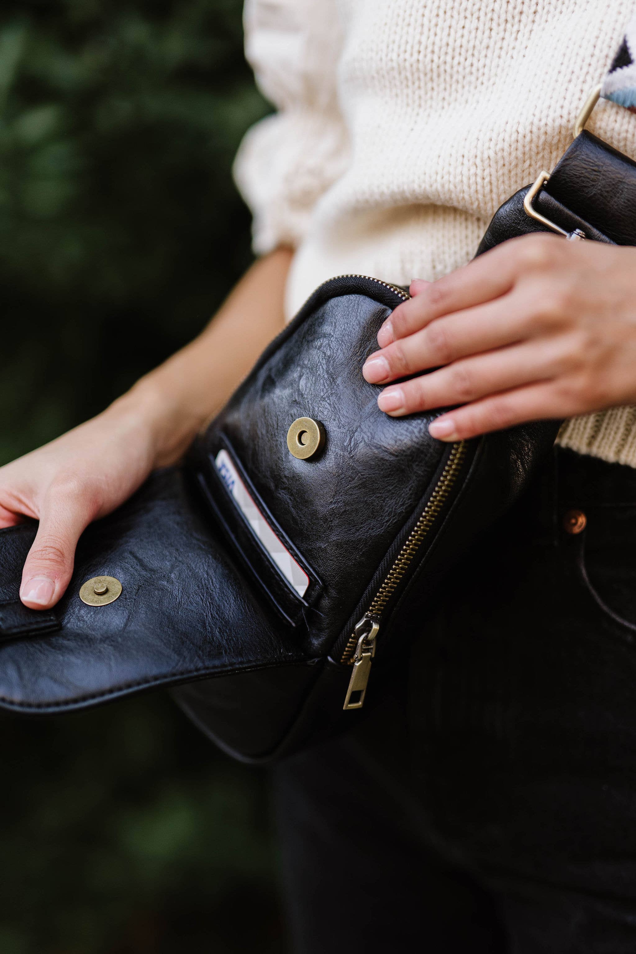 modern and chic - Sutton Sling Crossbody Fanny Bag