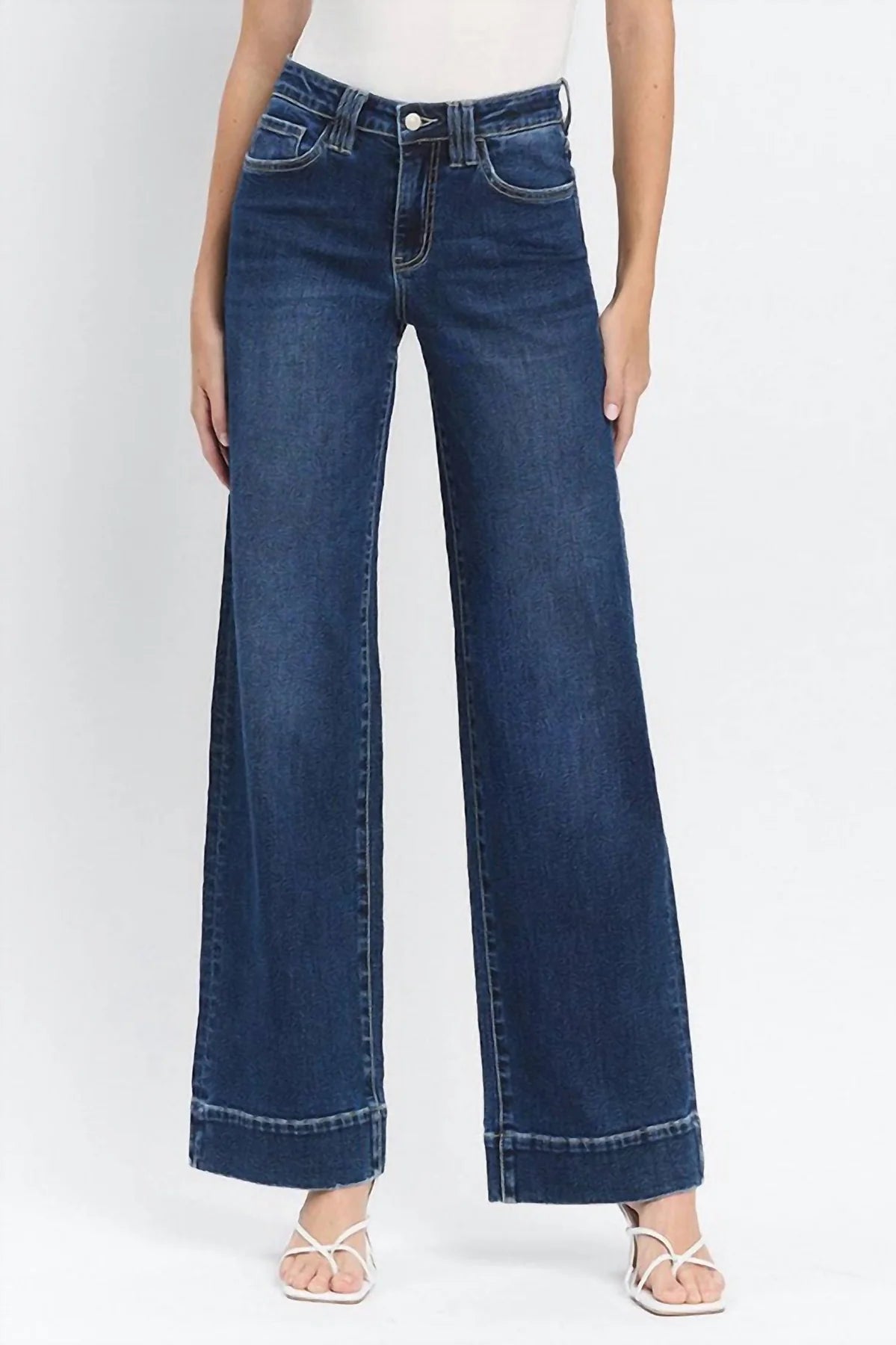 mid rise wide leg jeans in blue
