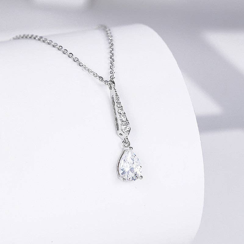 Teardrop Pendant Necklace in 925 Sterling Silver Core Perimade & Co. LLC