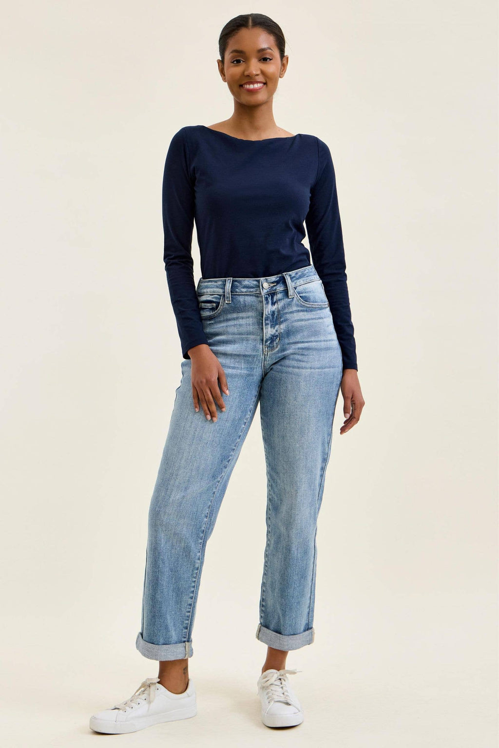 Judy Blue Mid Rise Billie Boyfriend Light Iced Indigo Jeans