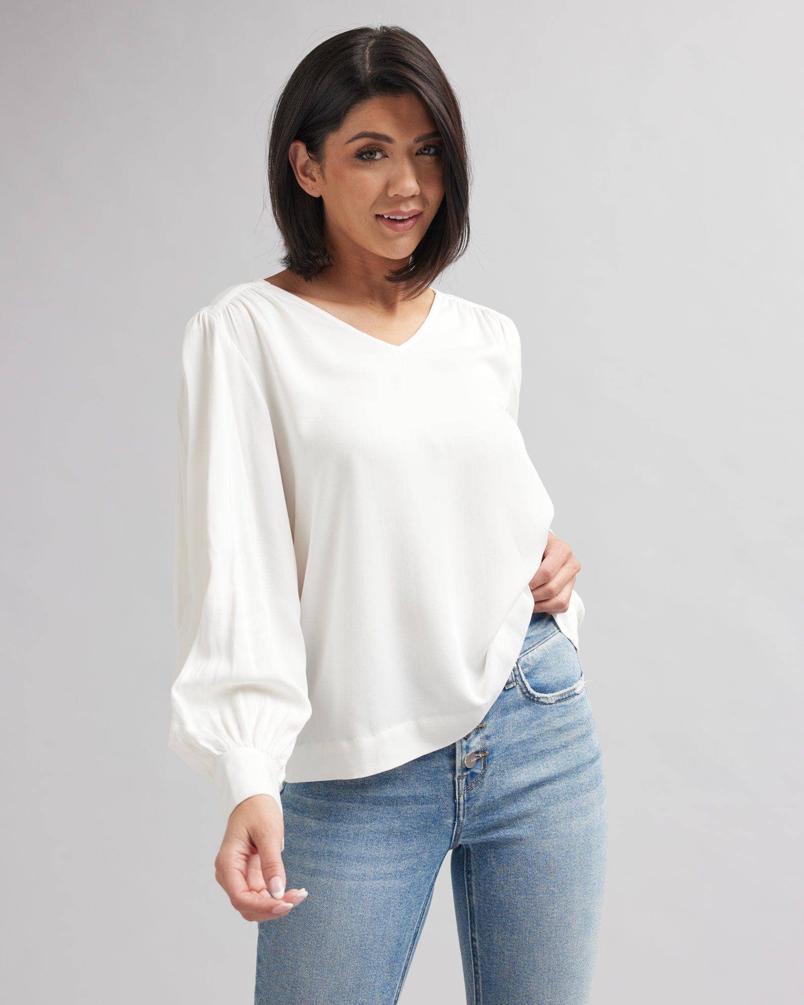 Jewel V-Neck Blouse: Gardenia Spring-Summer Downeast