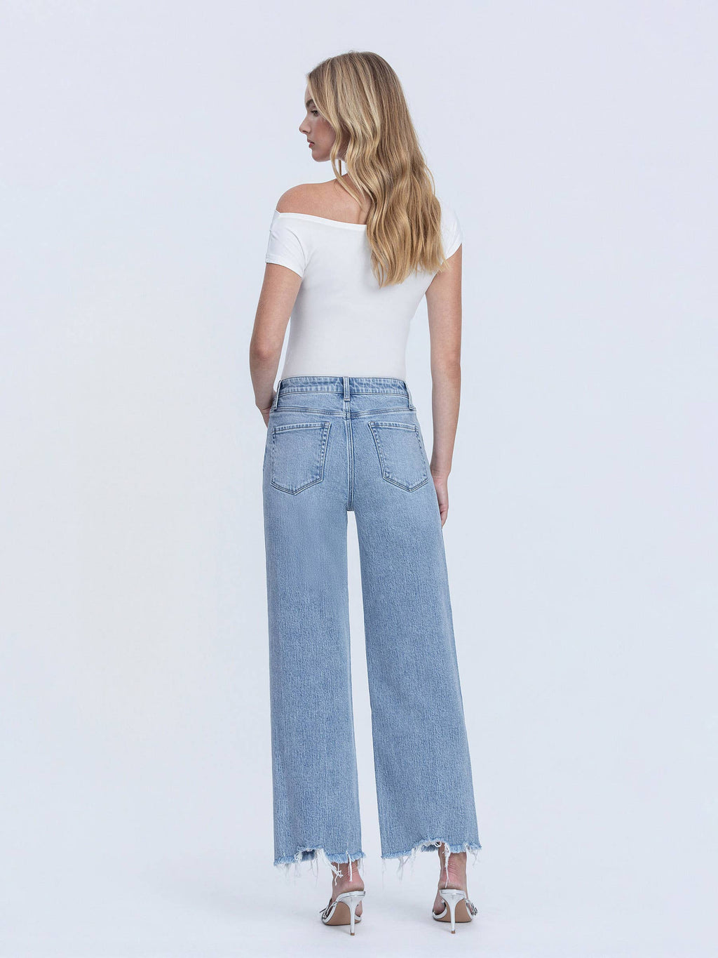 MID RISE FRAYED HEM ANKLE WIDE LEG JEANS T7279