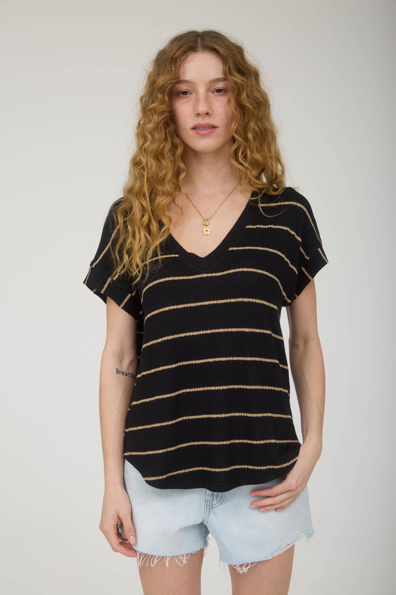 STRIPE V NECK CUFFED SHORT SLEEVE KNIT TOP