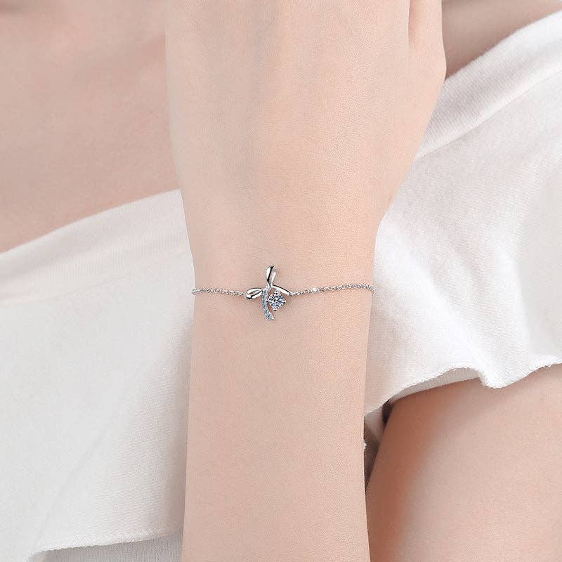 Four-Prong Bow Moissanite Bracelet in 925 Sterling Silver Core Perimade & Co. LLC