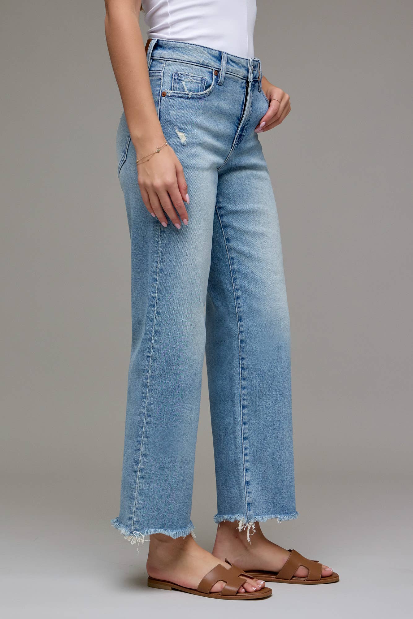 Hidden Jeans - Medium Light Mid Rise Stretch Cropped Classic Straight