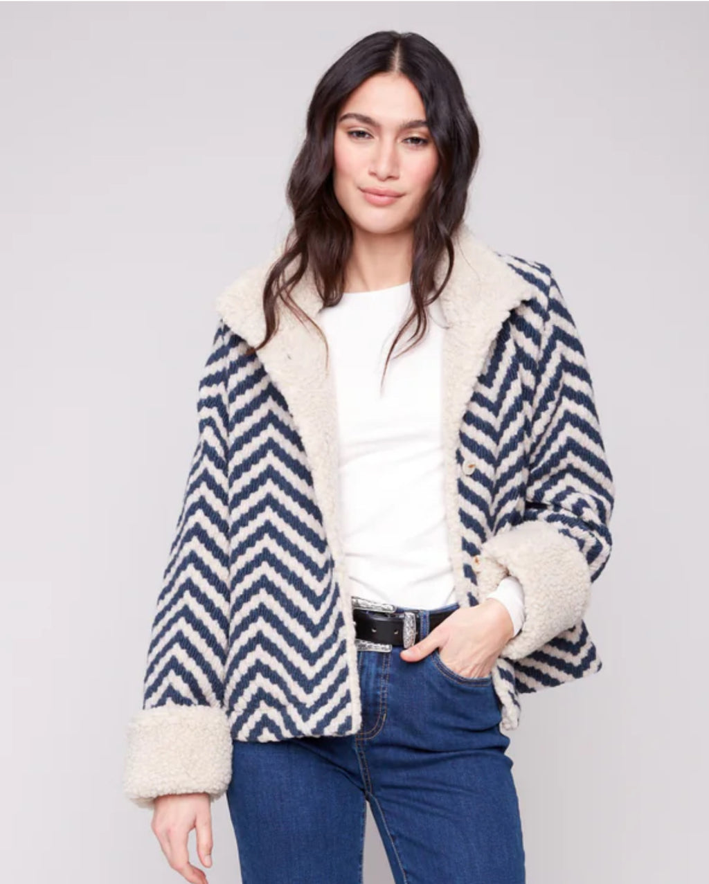 Chevron Bouclé Short Jacket With Sherpa Trim - Navy