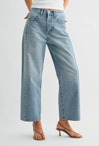 Barrel Twist Jean
barrel-twist-jean-Medium Wash
Medium Wash
Flare & Wide L