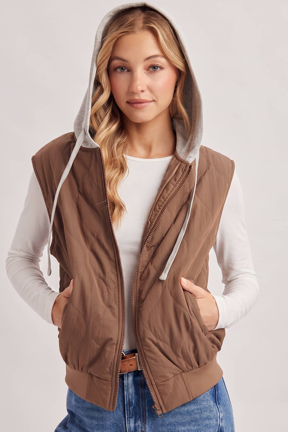 QUILTED PUFFER VEST CONTRAST HOODIE VEST