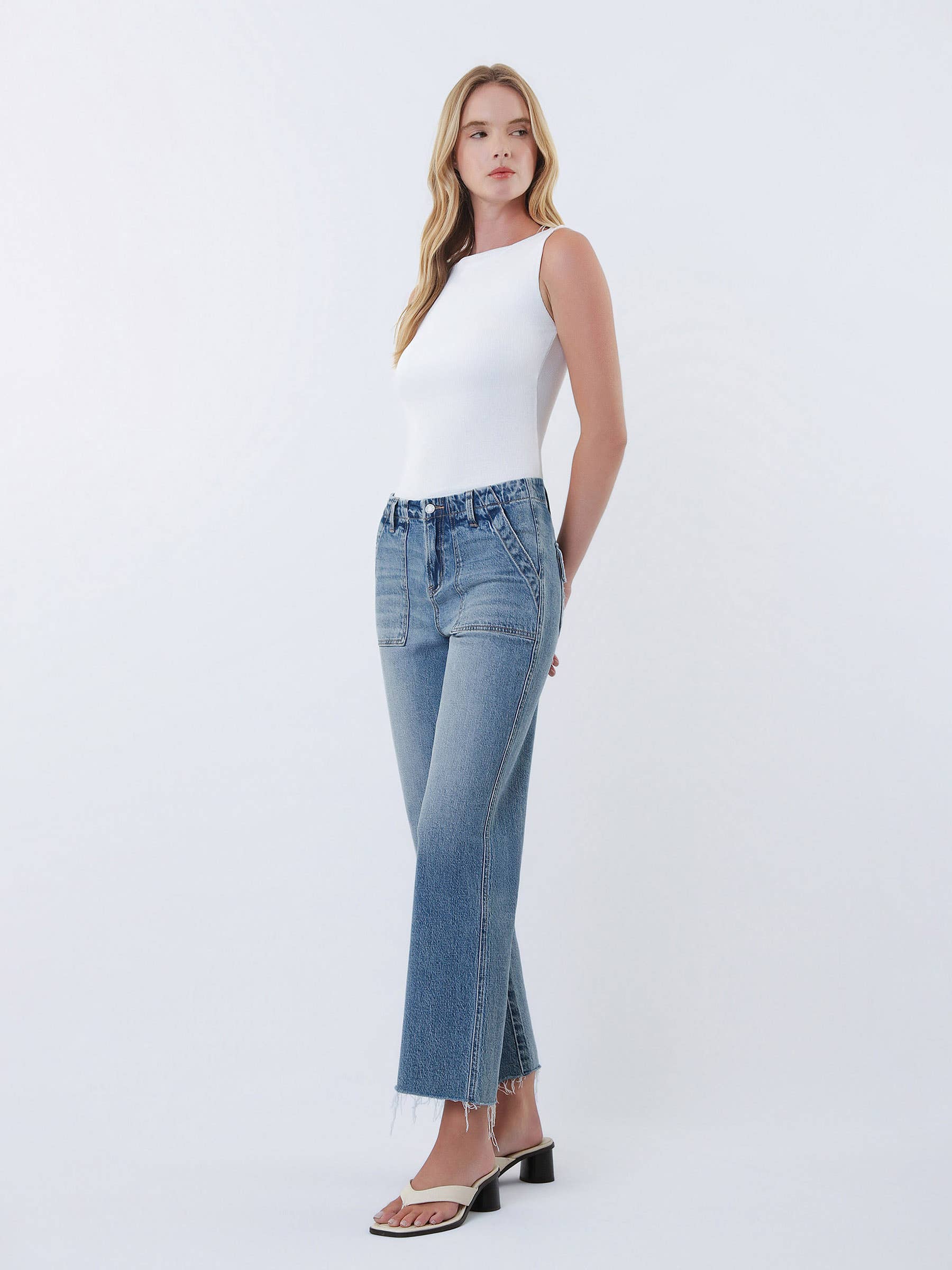 HIGH RISE PATCH POCKET SLIM WIDE JEANS T7243