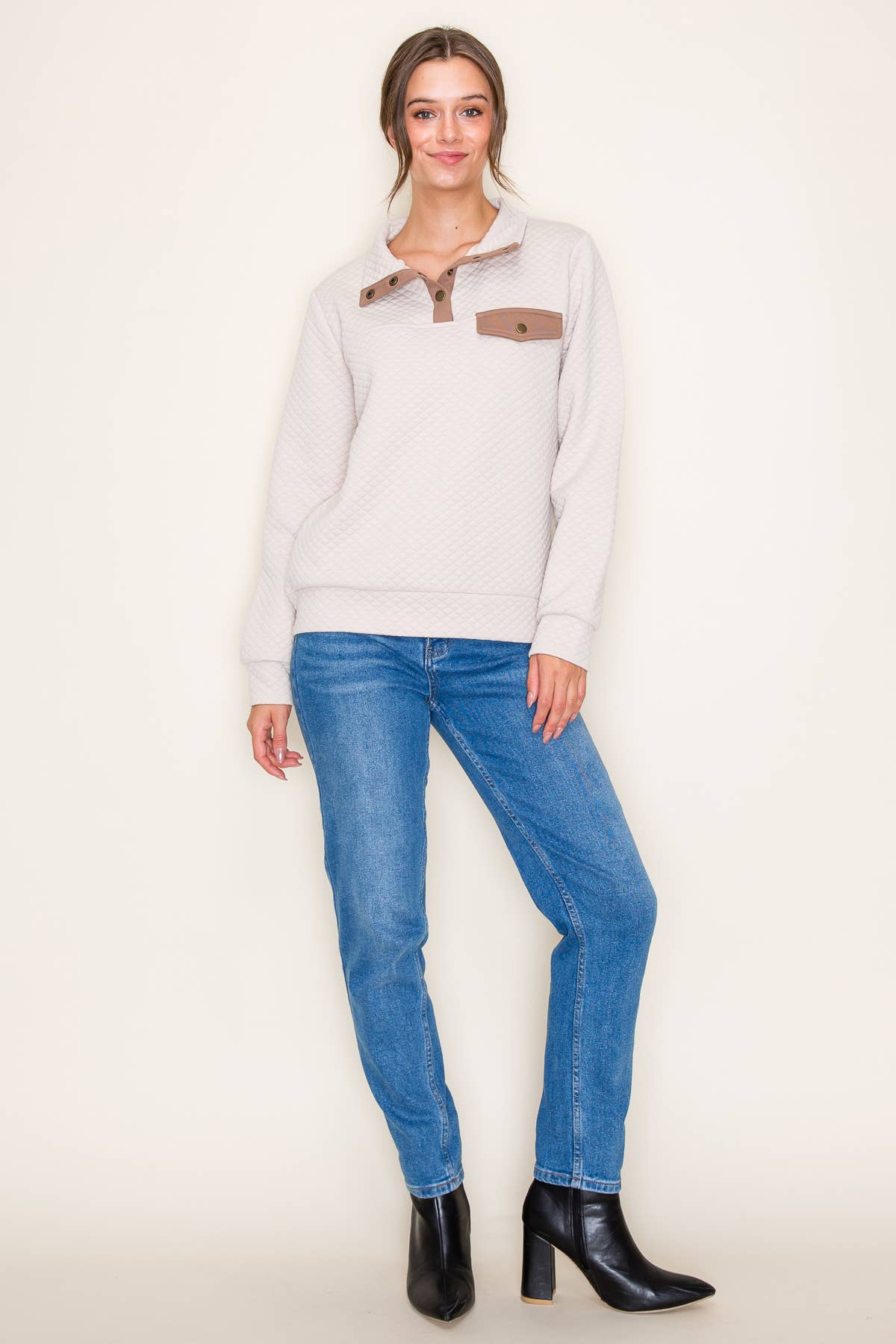 Polo Collar Half-Buttoned Long Sleeve Quilted Jersey Top in Oatmeal Fall-Winter STACCATO