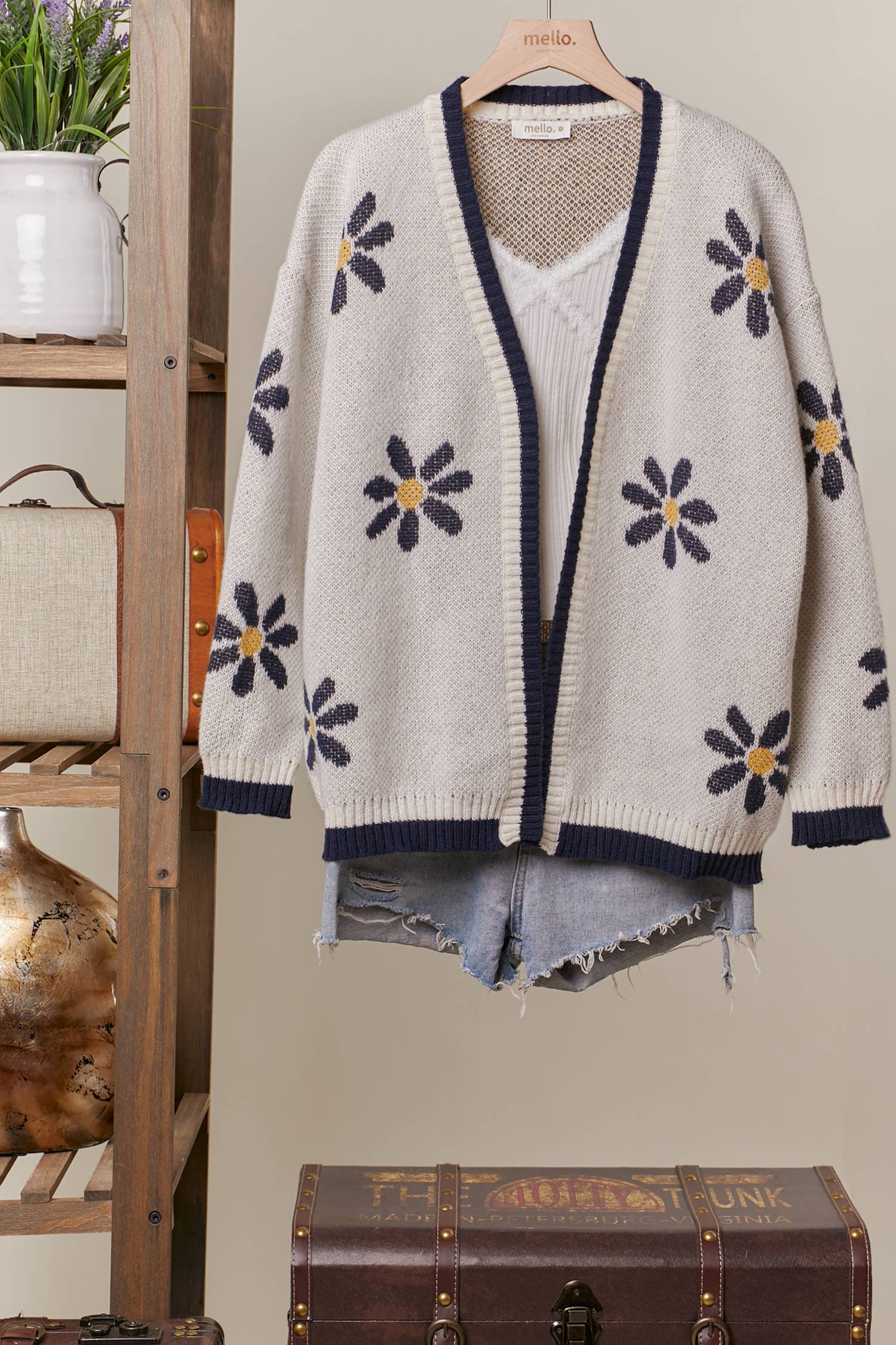 Embroidered Floral Cardigan Mello.