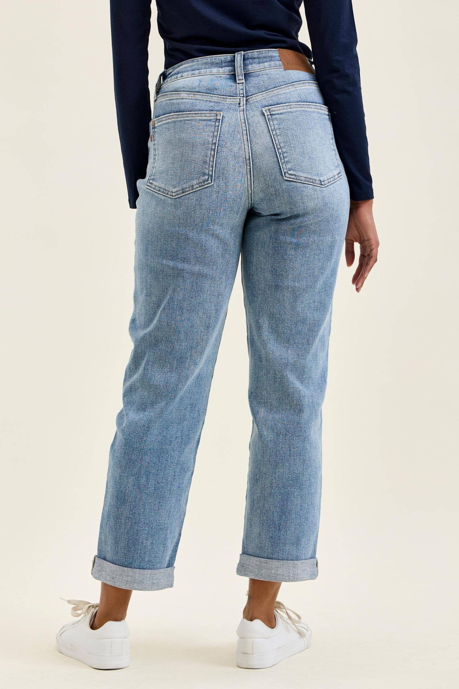 Judy Blue Mid Rise Billie Boyfriend Light Iced Indigo Jeans