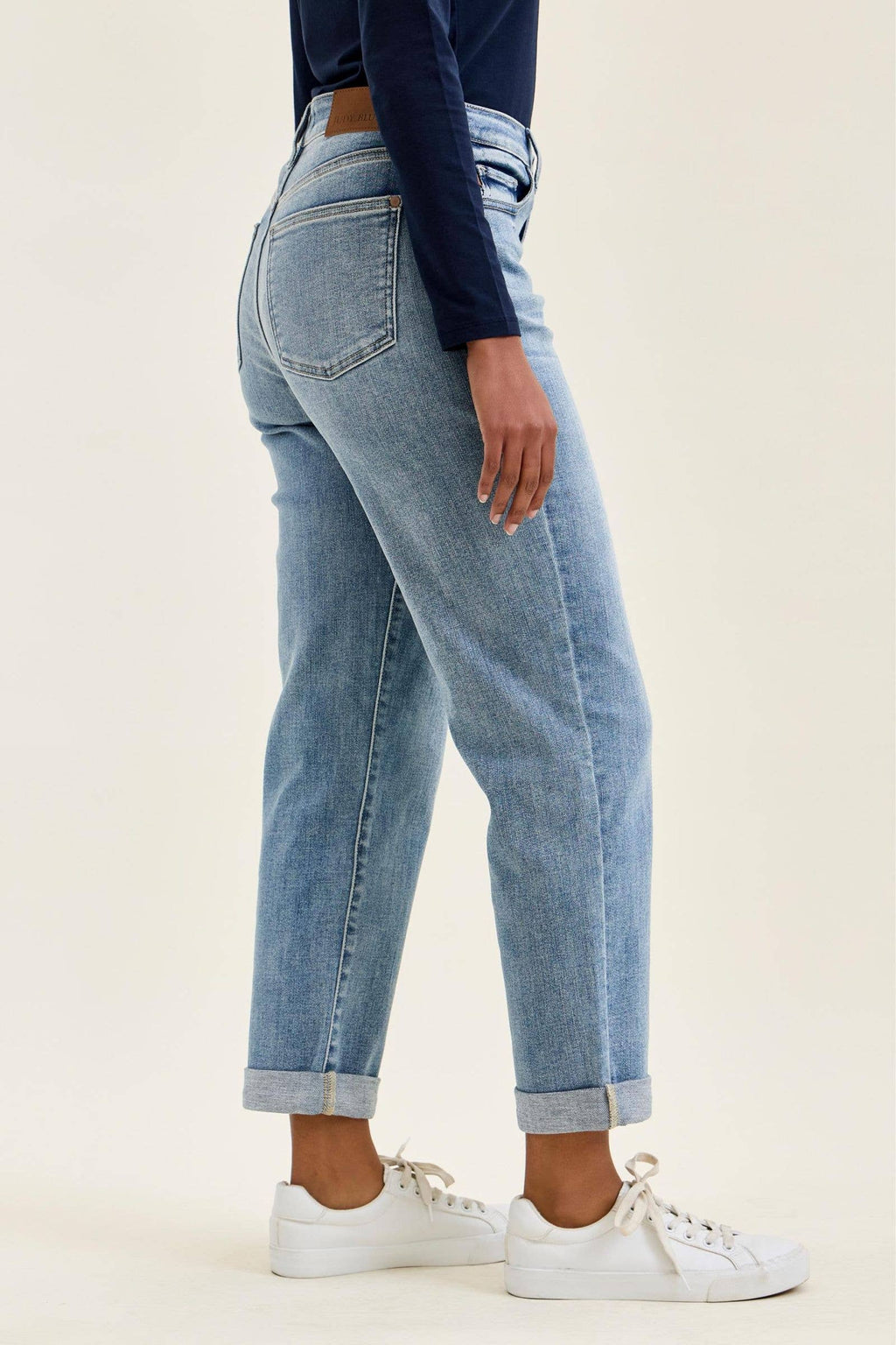 Judy Blue Mid Rise Billie Boyfriend Light Iced Indigo Jeans