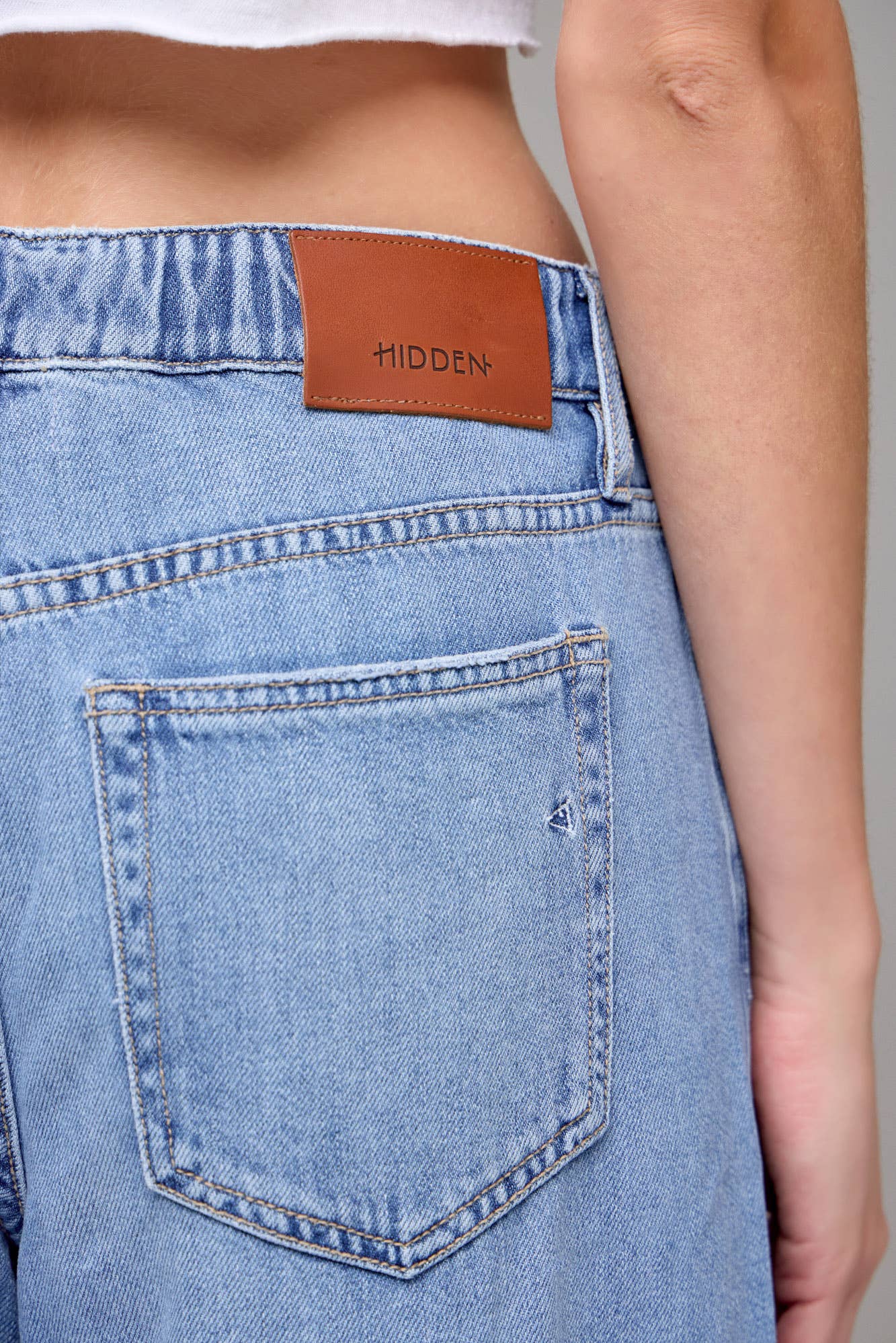 Light Wash Super Soft Elastic Waistband 32" Inseam Wide leg