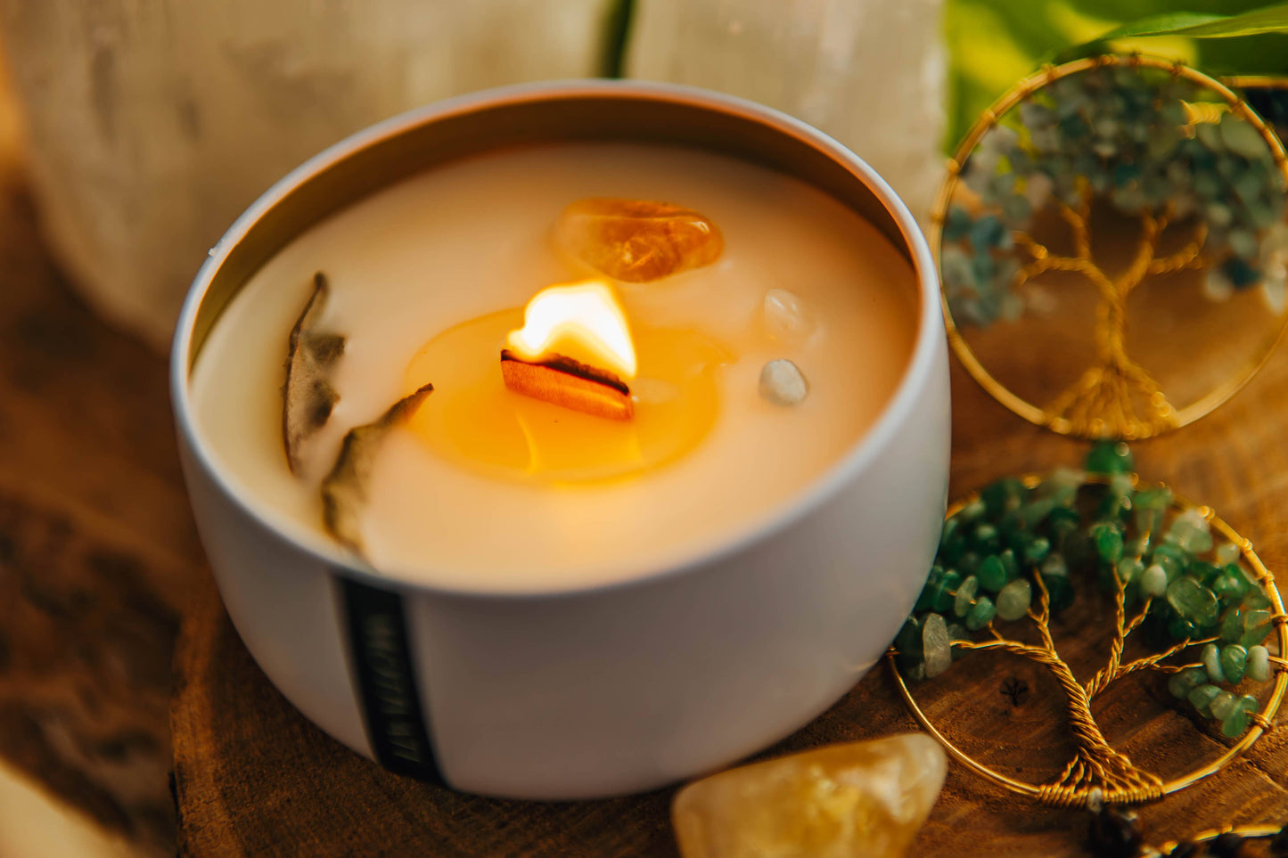 Motivate 4oz Candle: White Core Smudge