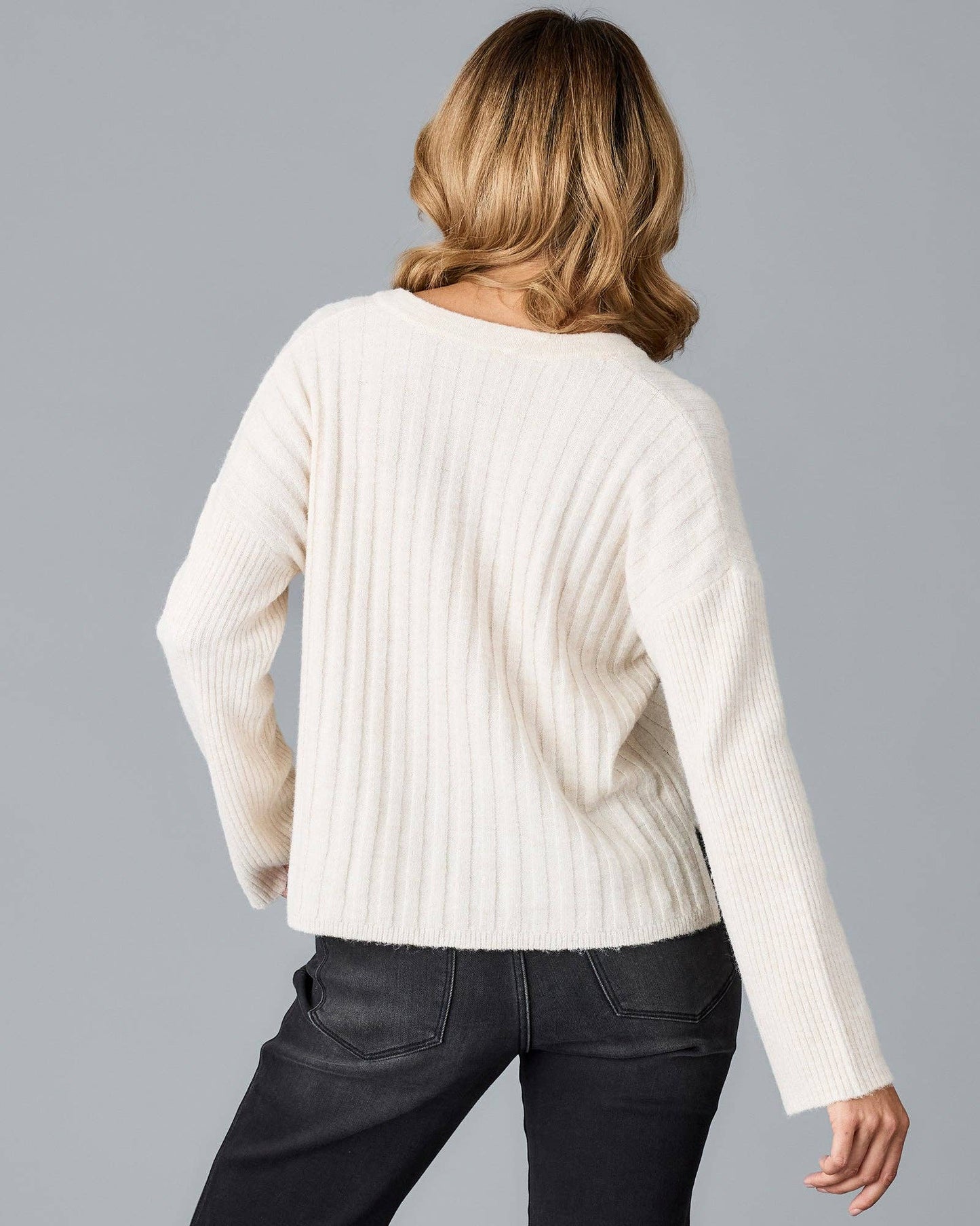 Best V-Neck Sweater in Oatmeal Melange Fall-Winter Downeast