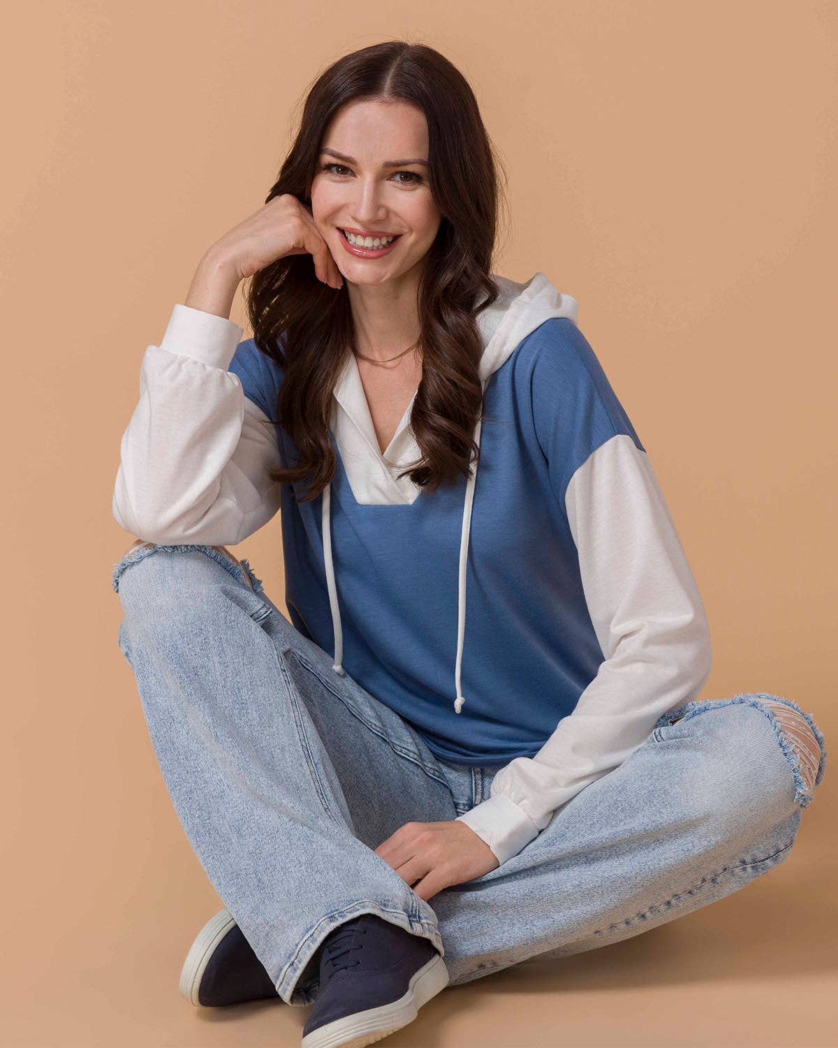 Pullover V-Neck Color Block Hoodie in Blue & White