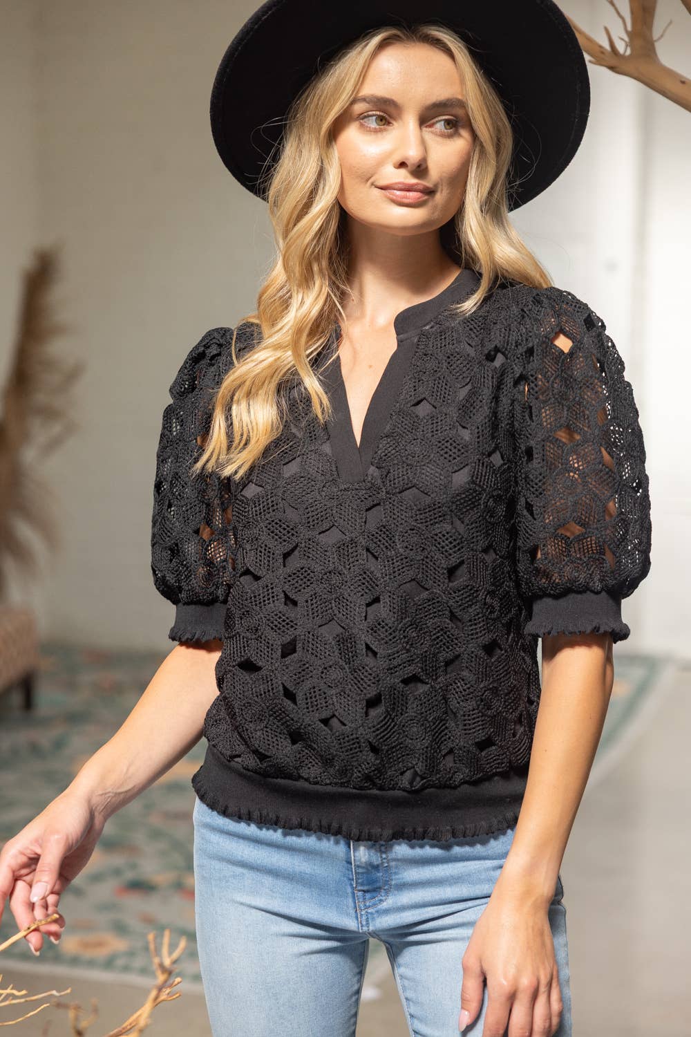 VOY - 35912 Elastic Band Detailed Floral Crochet Top VOY