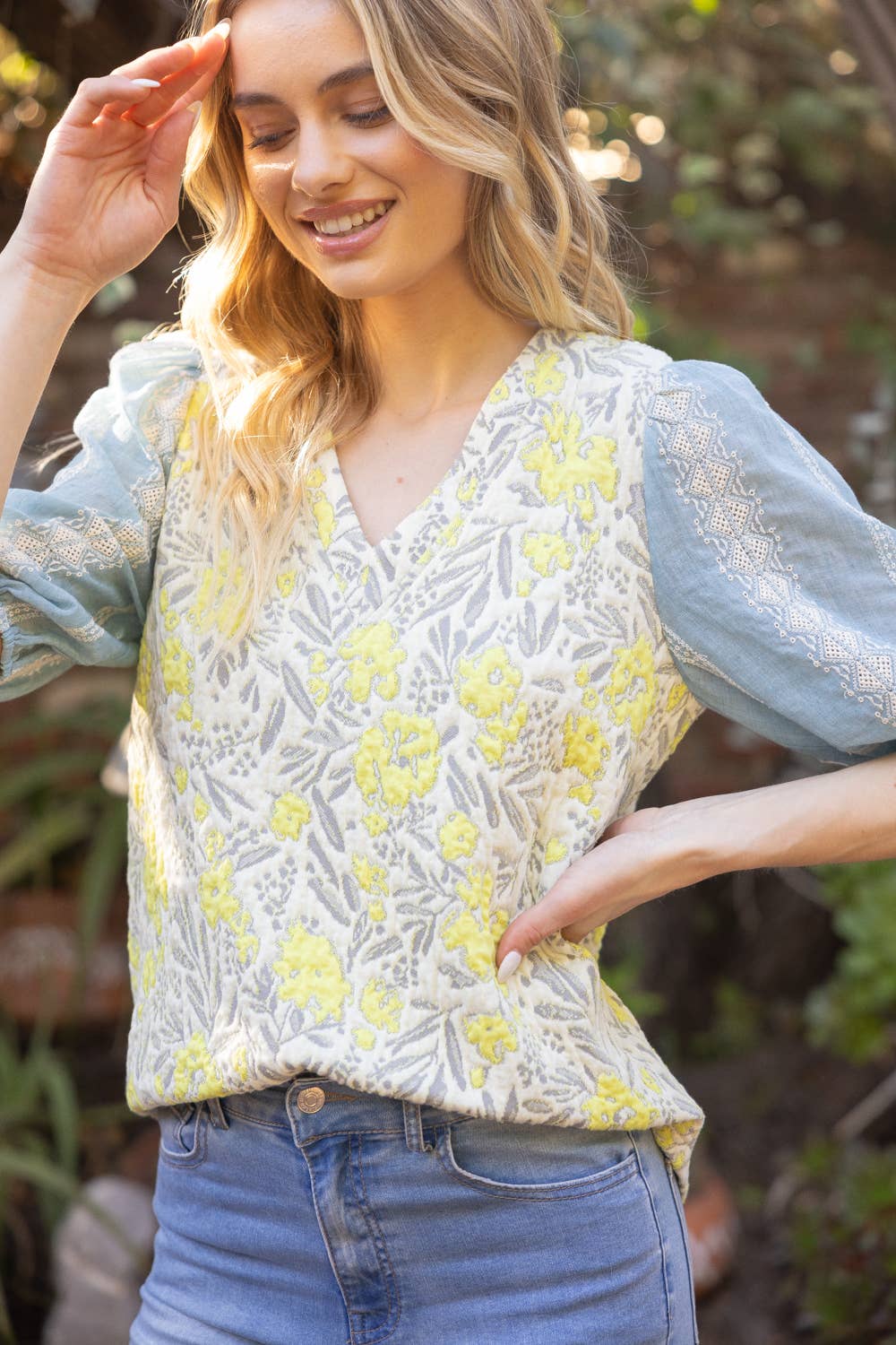 Embroidered Puff Sleeve V neck Printed Knit Top Spring-Summer VOY