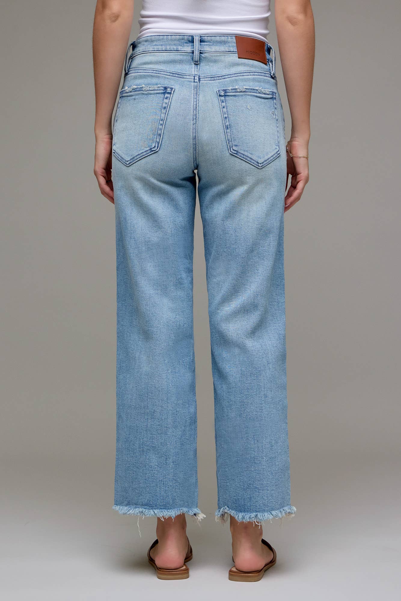 Hidden Jeans - Medium Light Mid Rise Stretch Cropped Classic Straight