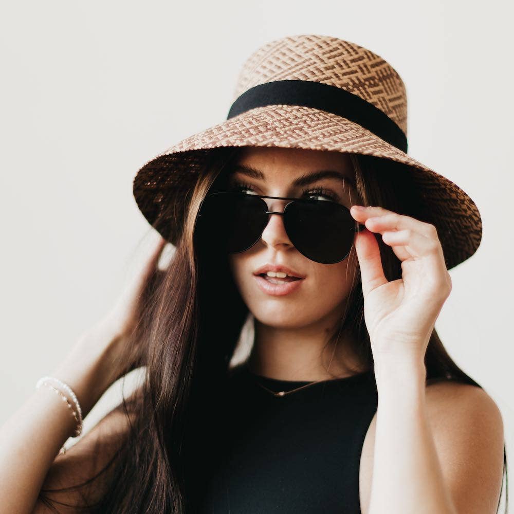 Alexa Aviator Frame Sunglasses: Black Core Pretty Simple